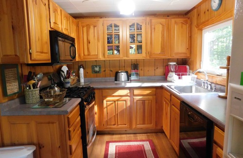 South Casco Cottage | Cozy pet-friendly cottage on Thomas Pond with excellent sunset views!