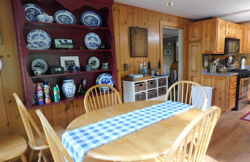 South Casco Cottage | Cozy pet-friendly cottage on Thomas Pond with excellent sunset views!