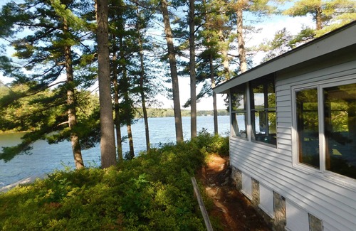 South Casco Cottage | Cozy pet-friendly cottage on Thomas Pond with excellent sunset views!