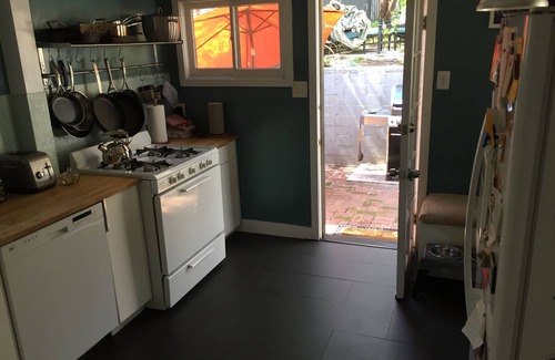Elysian Heights House | Cozy, Pet-Friendly Echo Park Bungalow with a patio & yard