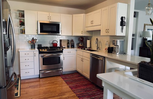 Franklin House | Cozy & Pet Friendly Franklin Home