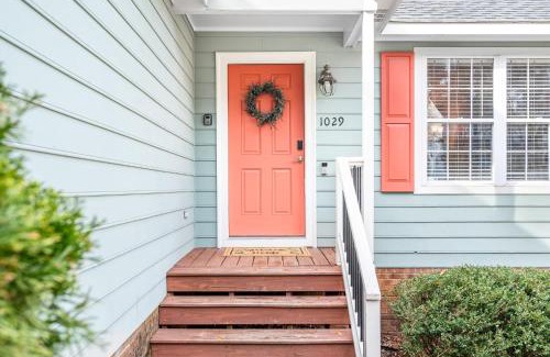 Raleigh House | Cozy Pet friendly home-Raleigh