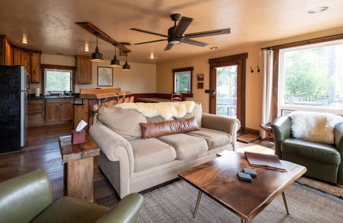 Coram Cabin | Cozy, pet-friendly loft cabin just outside Glacier NP!