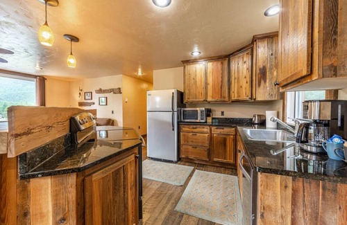 Coram Cabin | Cozy, pet-friendly loft cabin just outside Glacier NP!