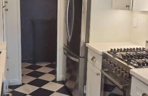 Sawtelle Condo | Cozy pied a terre - Santa Monica/Brentwood adjacent