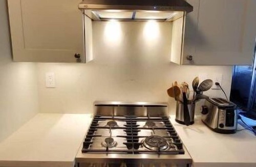 Sawtelle Condo | Cozy pied a terre - Santa Monica/Brentwood adjacent