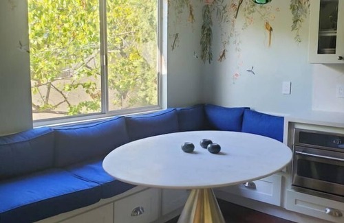Sawtelle Condo | Cozy pied a terre - Santa Monica/Brentwood adjacent