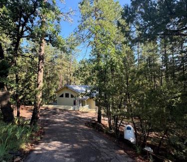 Pine House | Cozy Pine Cabin