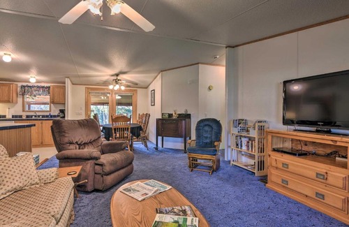 Pittsburg House | Cozy Pittsburg Home on Perry Stream Trail Access!