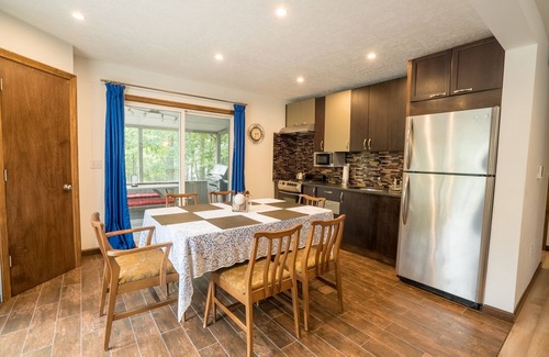 Bushkill House | Cozy Pocono Chalet with Ammenities