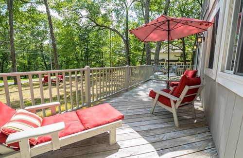 Bushkill House | Cozy Pocono Chalet with Ammenities