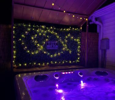 Albrightsville House | Cozy Pocono Home with a Hot Tub, Fire pit, Games and more!