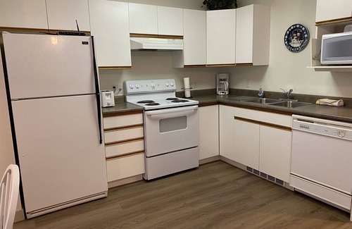 Silver Star Mountain Apartment | Cozy private suite. Backs onto ski way, close to village & private hot tub