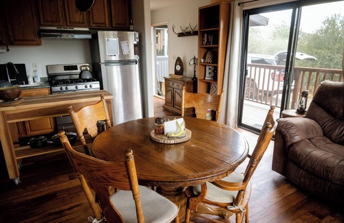 Big Bear City Cabin | Cozy Private 2-Bedroom Big Bear Cabin on 1 acre w/Pano MTN Views, Jacuzzi, WiFi