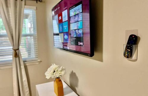 Sandy Springs Apartment | Cozy & Private Apartment FREE PKNG & Large PATIO