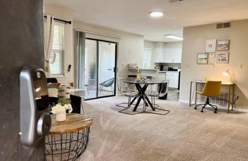 Sandy Springs Apartment | Cozy & Private Apartment FREE PKNG & Large PATIO
