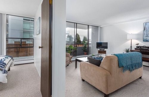Central Lonsdale Apartment | Cozy, Private Corporate Suite on the Park