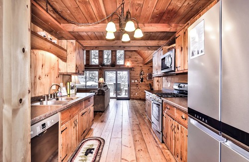 Eagle River House | Cozy PRIVATE Crystal Clear Lake Home! Free WIFI & Firewood!