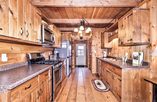 Eagle River House | Cozy PRIVATE Crystal Clear Lake Home! Free WIFI & Firewood!