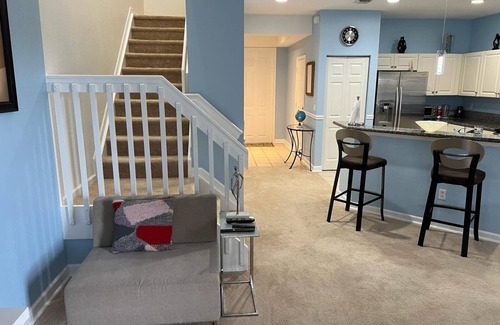 Riviera Beach House | Cozy Private Double Bedroom Near Beach