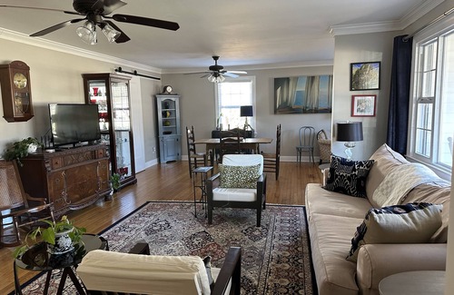 Southwest Raleigh House | Cozy private efficiency located near downtown Raleigh, PNC Arena, NCSU, RTP, RDU