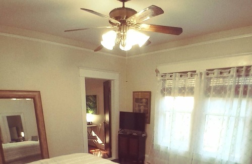 Winter Garden Cottage | Cozy Private Guest Suite Historic Downtown Winter Garden