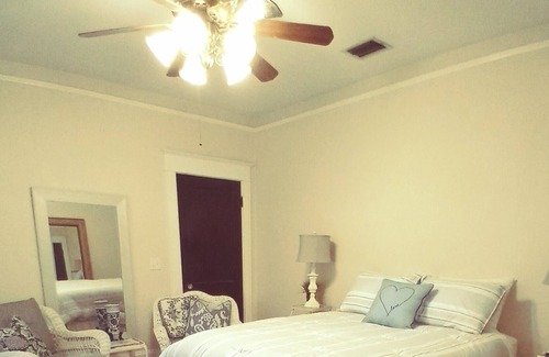 Winter Garden Cottage | Cozy Private Guest Suite Historic Downtown Winter Garden