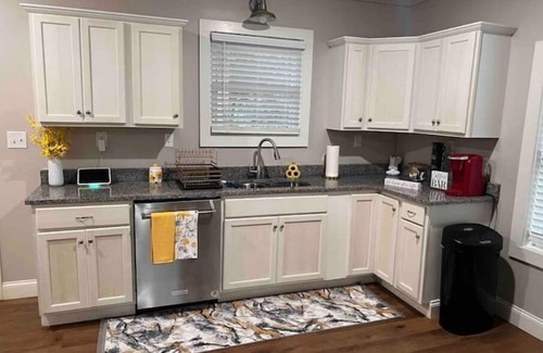 Warner Robins House | Cozy & Private home w/in-ground pool