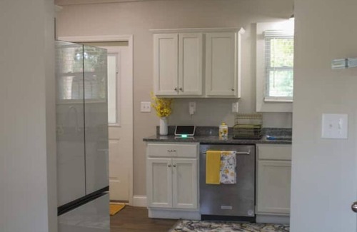 Warner Robins House | Cozy & Private home w/in-ground pool