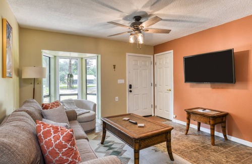 St. Augustine House | Cozy & Private Oasis, Close to Attractions and Beaches, Wooded Back Deck, Parking, 15% off