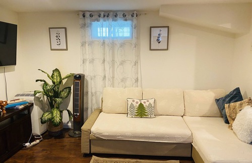 Queens Apartment | Cozy & Private One Bedroom Apartment-
