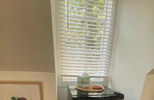 Old Irving Park Apartment | Cozy, private studio, perfect for solo/couples, in private, safe, wooded setting