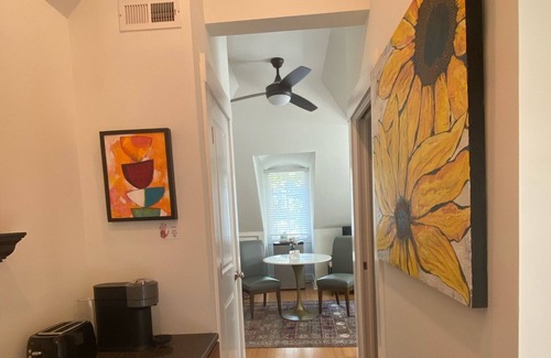 Old Irving Park Apartment | Cozy, private studio, perfect for solo/couples, in private, safe, wooded setting