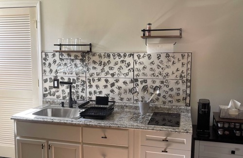 Decatur Apartment | Cozy Private studio with AC and WiFi in charming Upscale Decatur neighbourhood