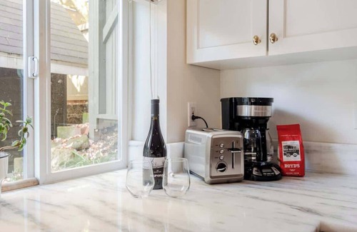 West Woodland Apartment | Cozy Private Urban Oasis: The Ballard Bungalow!