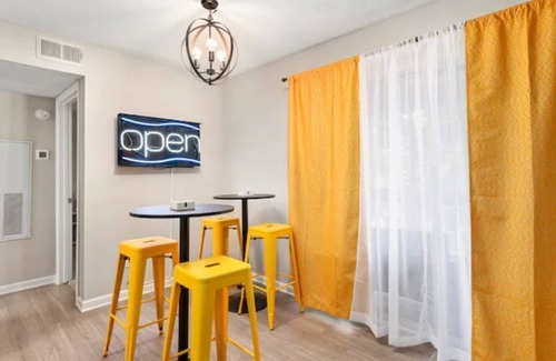 Matthews Apartment | Cozy Queen City Getaway | 15 minutes from Uptown
