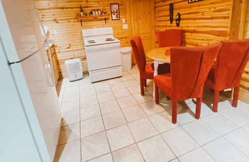 Waynesville Apartment | Cozy, Quiet and Private, Giant Jacuzzi Tub, 25 minutes to Asheville & Cherokee