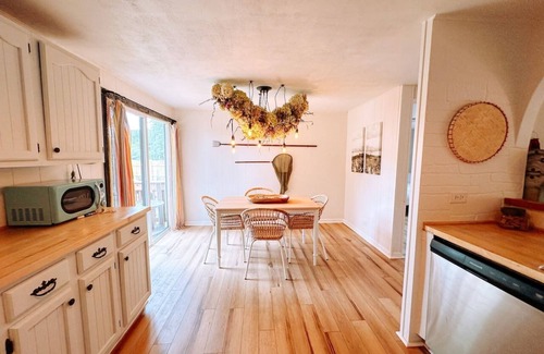 Dowagiac House | Cozy Quiet at Mill Pond Cottage