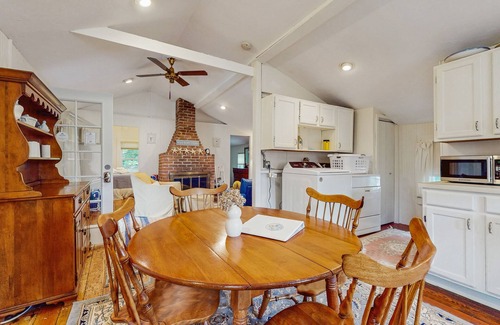 Plymouth House | Cozy quiet cottage: just a short walk to beach, AC & screened porch