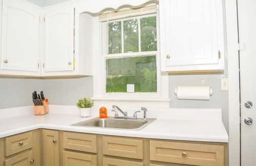 Saint Elmo House | Cozy Quiet Cottage on the Coast