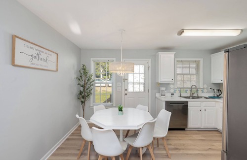 Cary House | Cozy Quiet Downtown Retreat: Walking to Cary Downtown Near WakeMed Cary Hospital