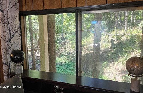 Usk House | Cozy, quiet home on Davis Lake, a serene no wake lake.
