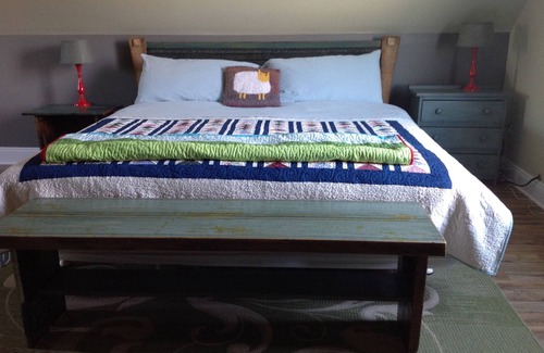 Lexington House | Cozy, quiet loft on a scenic working horse farm, five minutes from Lexington