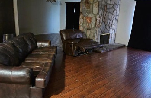 Summerlin House | Cozy Quiet Quarters!