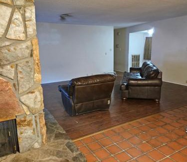 Summerlin House | Cozy Quiet Quarters!