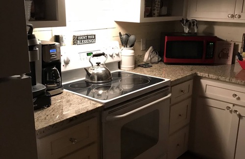 Red Bank House | Cozy ranch close to everything