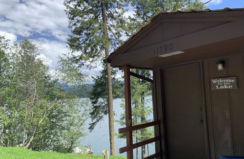 Hayden Lake Cabin | Cozy & Relaxing Lakefront Cabin on Hayden