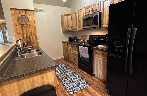 Tucson Condo | Cozy remodeled-condo near Tucson Airport & Downtown with High-Speed Internet