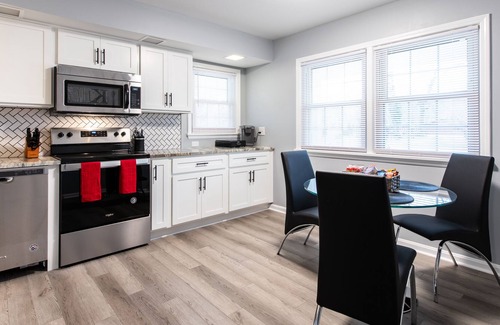 Bridgeport House | Cozy remodeled home, close to Louisville's attractions!