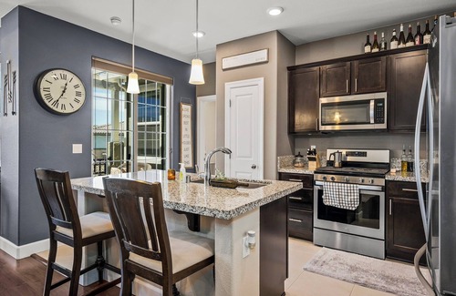 Reno House | Cozy Reno Retreat 2BR Family Home with BBQ Patio & Modern Amenities